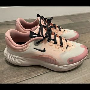Nike React Escape Run, Size 8